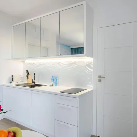 Centrum Wigury Parking Dostep Na Kod Bialy Apartmán